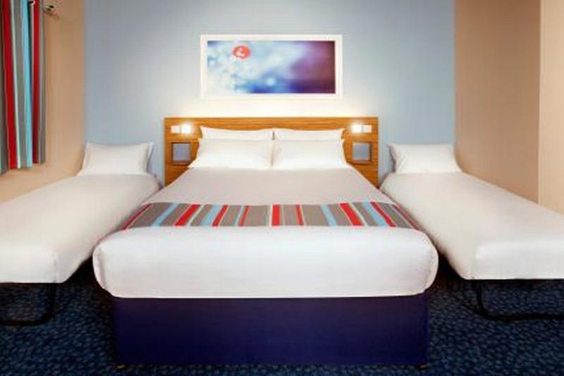Travelodge Eastleigh Central Dış mekan fotoğraf